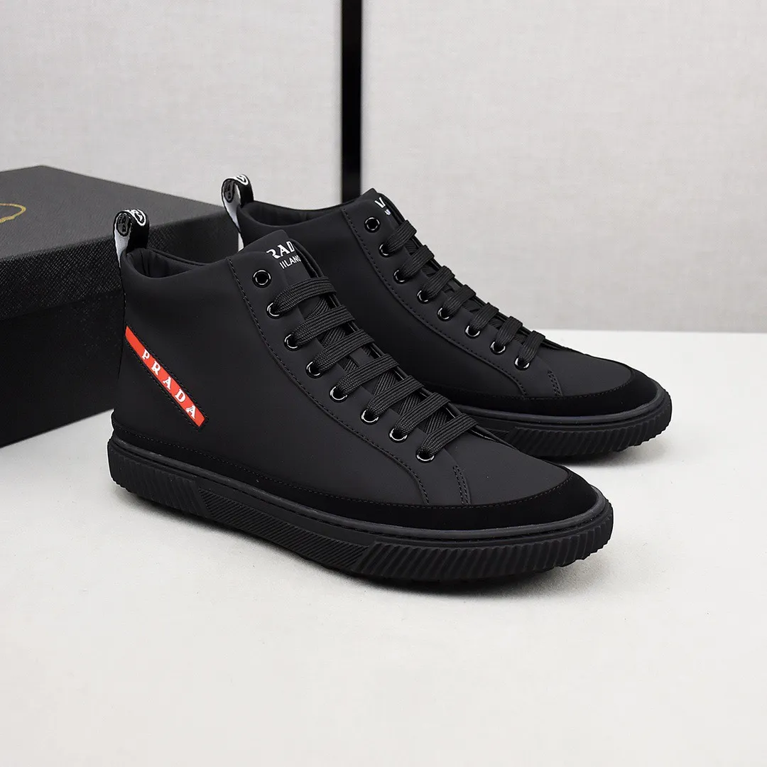 PRADA [Prada] high-top sports and casual shoes. Men's shoes 💰440💰. The upper is made of cowhide, sheepskin lining, rubber outsole, comfortable on the feet, men's size 38-44, choose according to your usual wearing size.